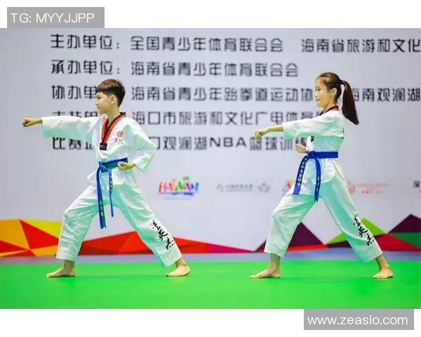 贝夏普尔与舒列夫的精彩对决揭示足球战术与团队协作的深刻内涵